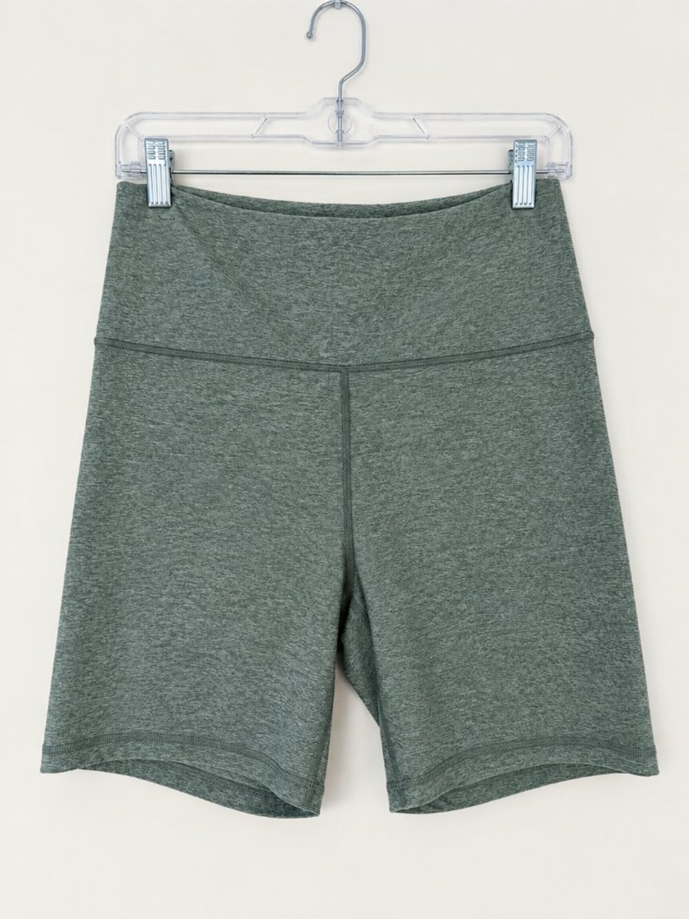 Old Navy Active Cloud+ Motion Extra High-Rise Biker Short Go-Dry Green M